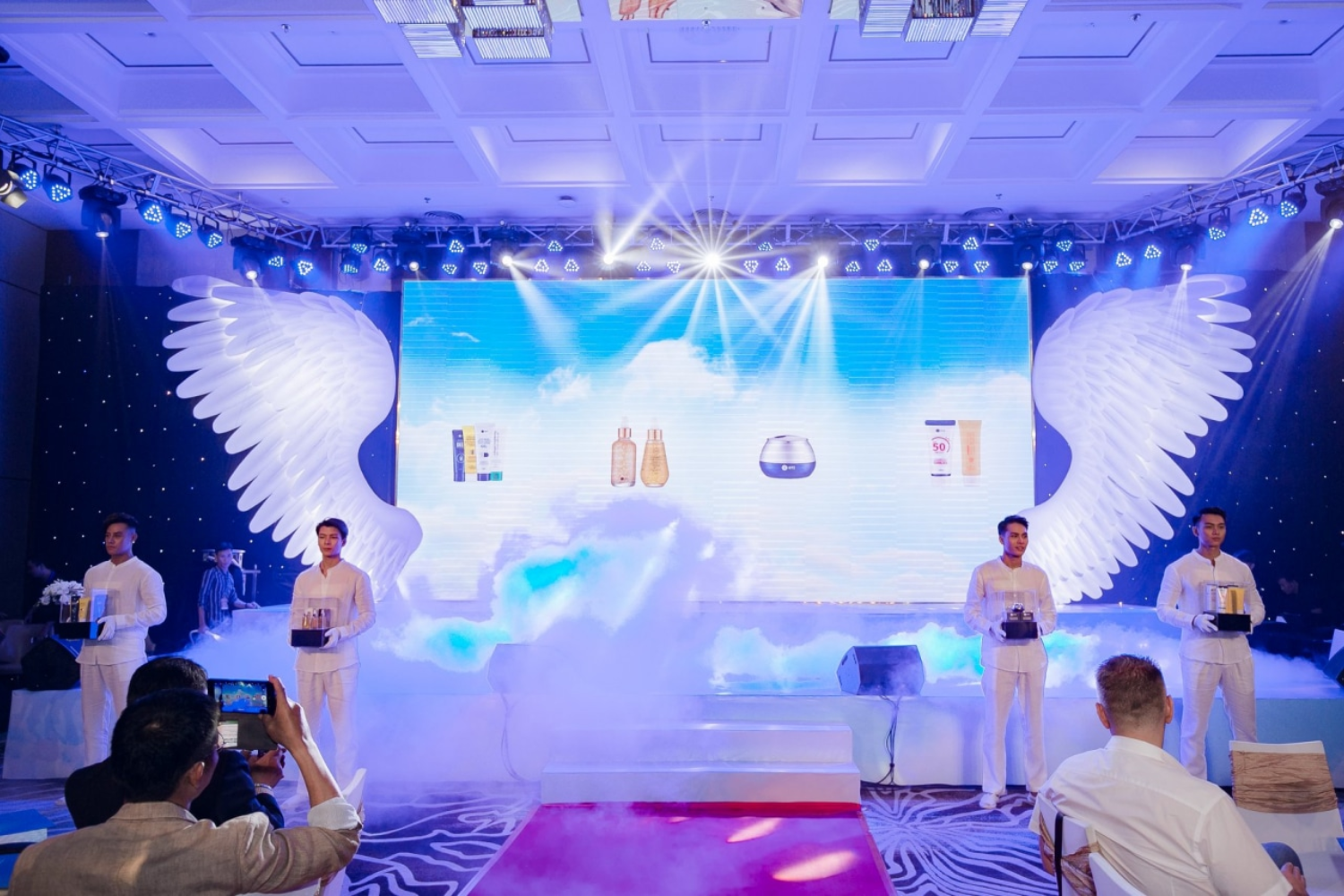 Ra Mắt Sản Phẩm (launching)